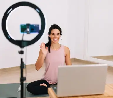 副業でピラティスインストラクターをはじめるために資格は必要か？